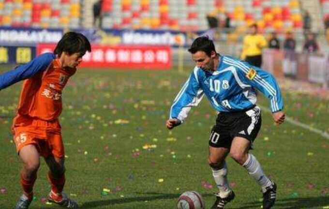 “十大外围足球平台app”
甲A5国脚级外援!欧洲3人 非洲2人 个个能勾起你的回忆(图3) “十大外围足球平台app”
甲A5国脚级外援!欧洲3人 非洲2人 个个能勾起你的回忆(图3)