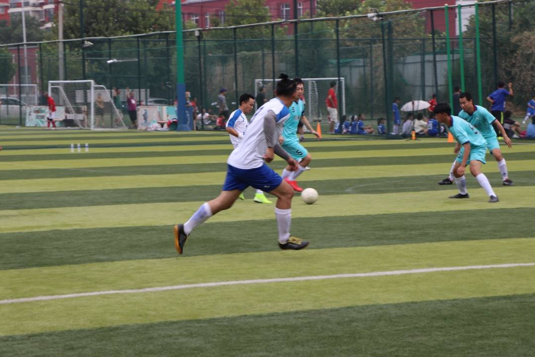 【17VS创投杯足球联赛第三循环顾】绵绵小雨浇不灭足球的热情:十大外围足球平台app(图10)
【17VS创投杯足球联赛第三循环顾】绵绵小雨浇不灭足球的热情:十大外围足球平台app(图10)