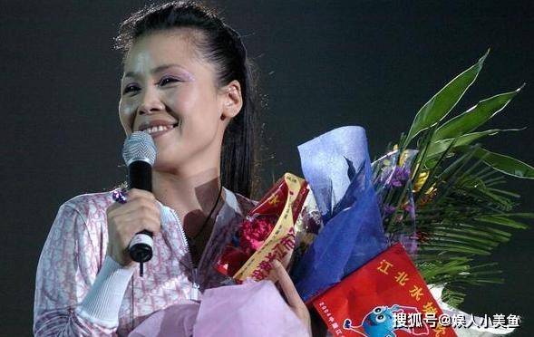 十大外围足球平台app_
2001年田震揭破“乐坛内幕”被3次闭麦 那英幸运捡漏却边唱边哭(图7)